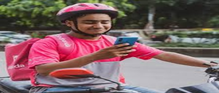 বাইক চালিয়ে মাসে ২৮০০০ বেতনের চাকরি দিচ্ছে ফুড পান্ডা